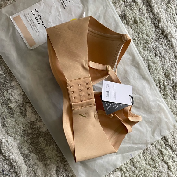 KNIX Wingwoman Contour Bra (BNIB) - Picture 6 of 8